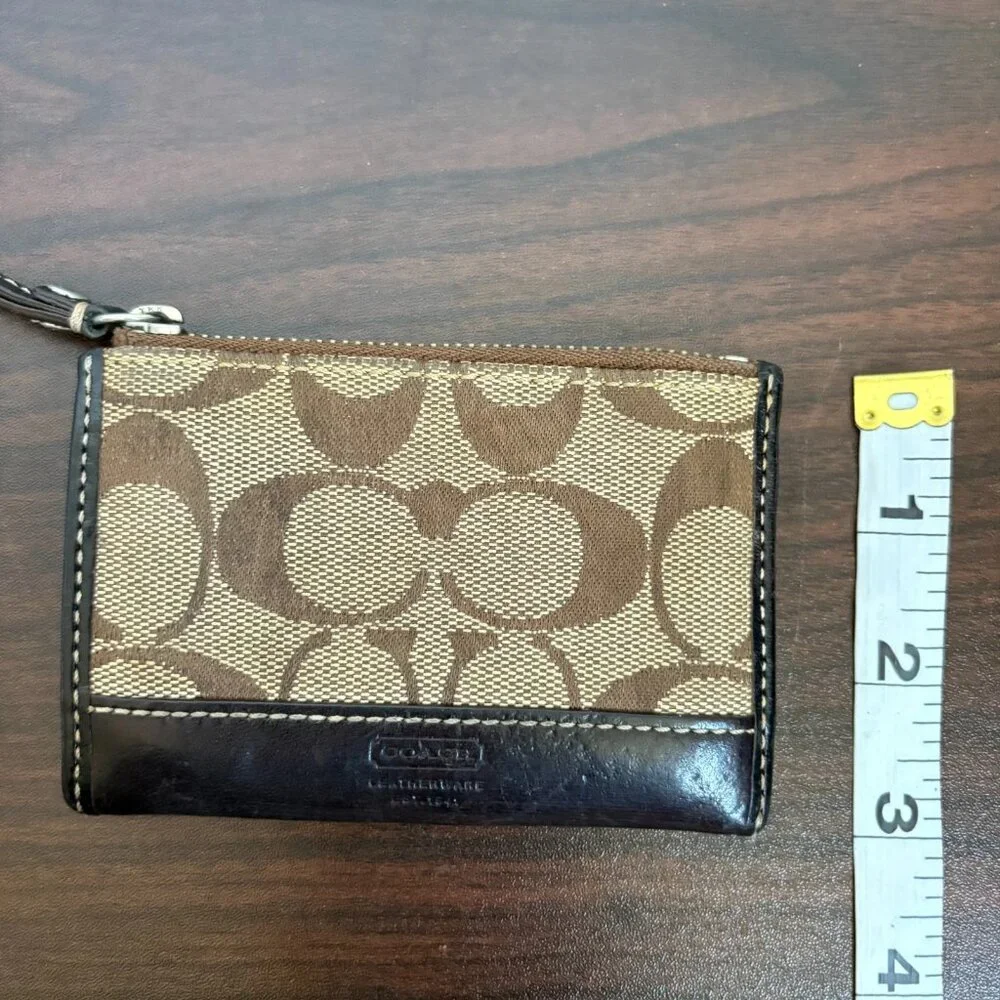 Coach hampton signature